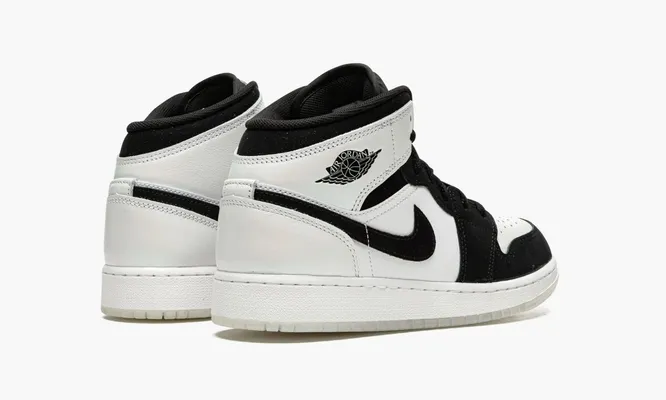 Кроссовки Air Jordan 1 Mid GS «Diamond Shorts» черный