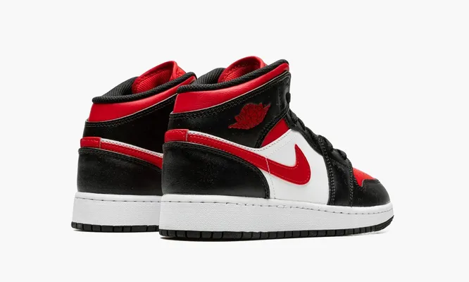 Кроссовки Air Jordan 1 Mid GS «Black Fire Red» черный
