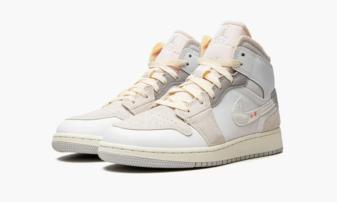Кроссовки Air Jordan 1 Mid SE GS «Craft Inside Out White Grey» кремовый