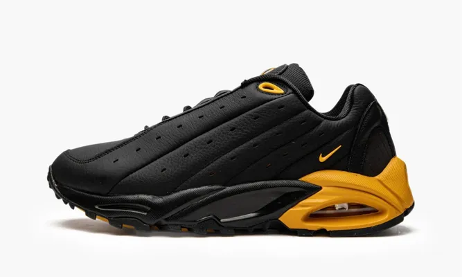 Кроссовки Nike Hot Step Air Terra «Drake Nocta - Black Yellow» черный