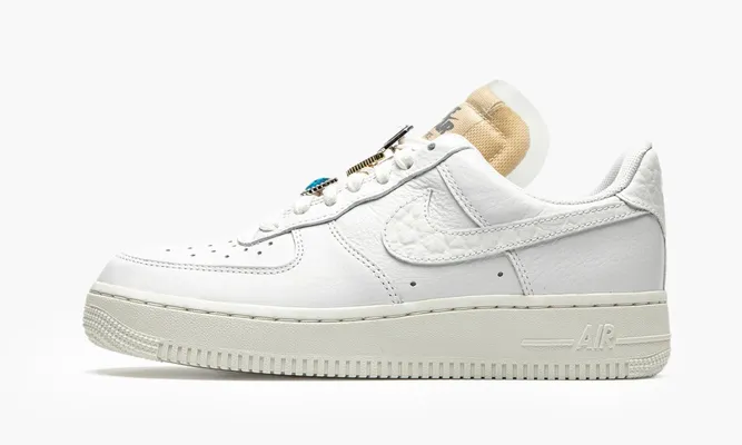 Кроссовки Nike Air Force 1 Low '07 LX WMNS «Bling» белый
