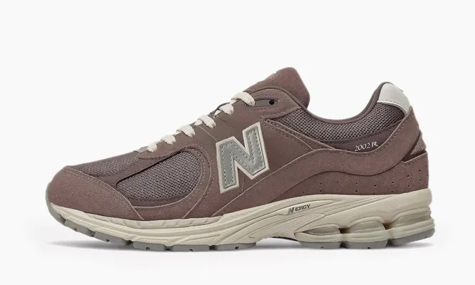 Кроссовки New Balance 2002r «Black Fig» коричневый