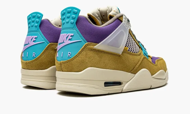 Кроссовки Air Jordan 4 Retro SP «30th Anniversary Union Desert Moss» коричневый