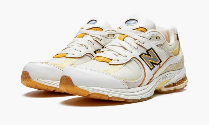 Кроссовки New Balance 2002r «Joe Freshgoods - Conversations Amongst Us» кремовый