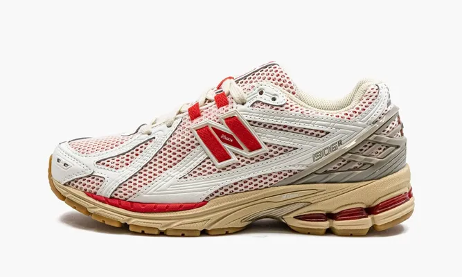 Кроссовки New Balance 1906r «White Red» кремовый