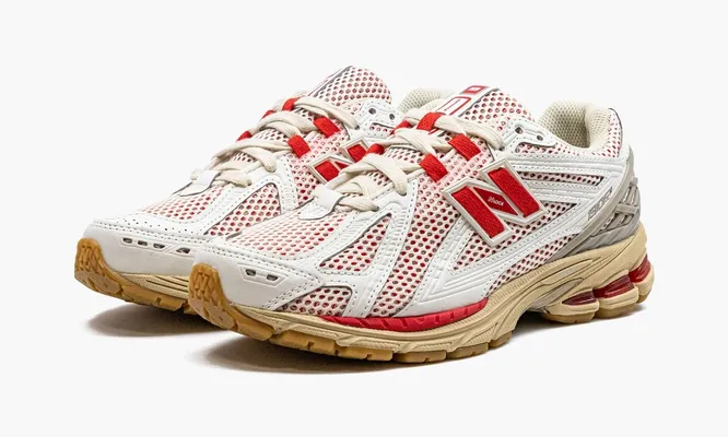 Кроссовки New Balance 1906r «White Red» кремовый