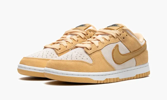 Кроссовки Nike Dunk Low WMNS «Celestial Gold Suede» желтый