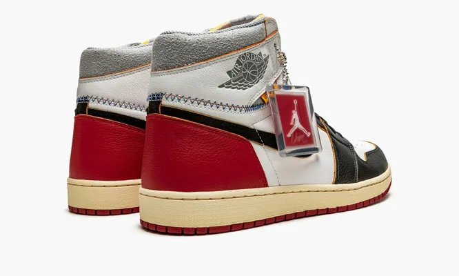 Кроссовки Air Jordan 1 Retro High «Union - Black Toe» белый