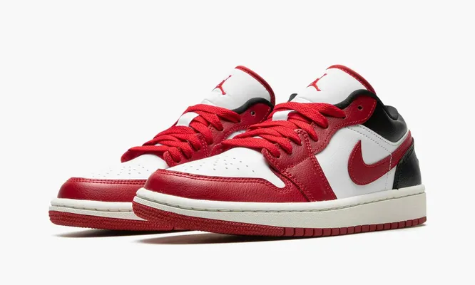 Кроссовки Air Jordan 1 Low WMNS «Reverse Black Toe» красный