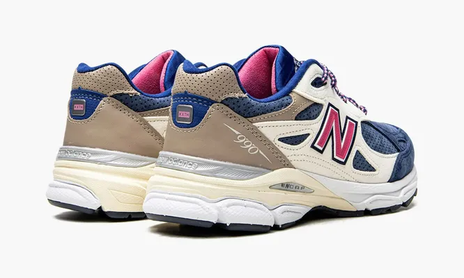 Кроссовки New Balance 990v3 «Kith Daytona» кремовый