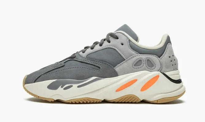 Кроссовки Yeezy Boost 700 «Magnet» серый