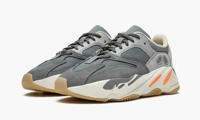 Кроссовки Yeezy Boost 700 «Magnet» серый