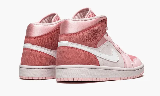 Кроссовки Air Jordan 1 Mid WMNS «Digital Pink» розовый