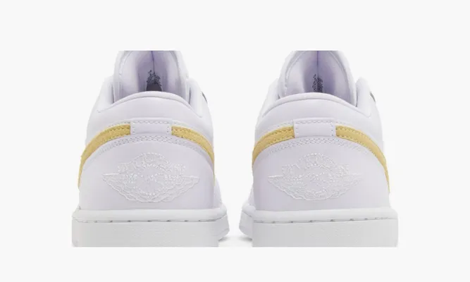 Кроссовки Air Jordan 1 Low WMNS «Barely Grape» розовый
