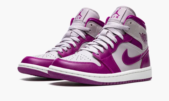 Кроссовки Air Jordan 1 Mid WMNS «Magenta 2022» фиолетовый