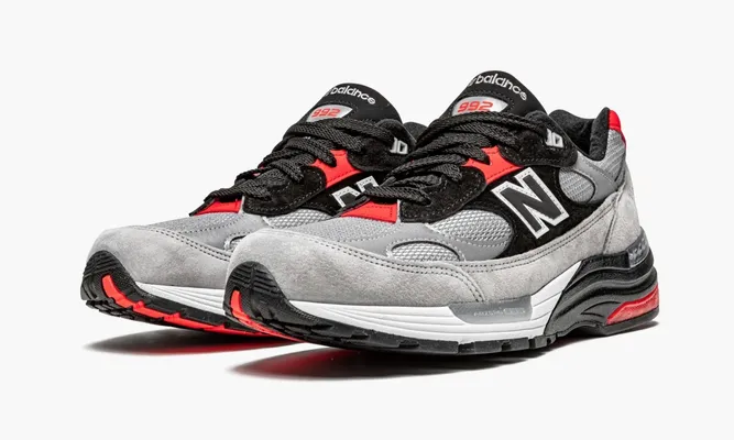 Кроссовки New Balance 992 «Dtlr - Discover And Celebrate» серый