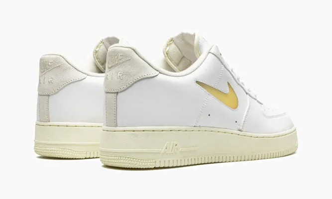 Кроссовки Air Force 1 Low Jewel «White/Pale Vanilla» белый