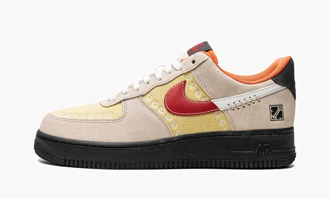 Кроссовки Air Force 1 Low «Somos Familia» кремовый