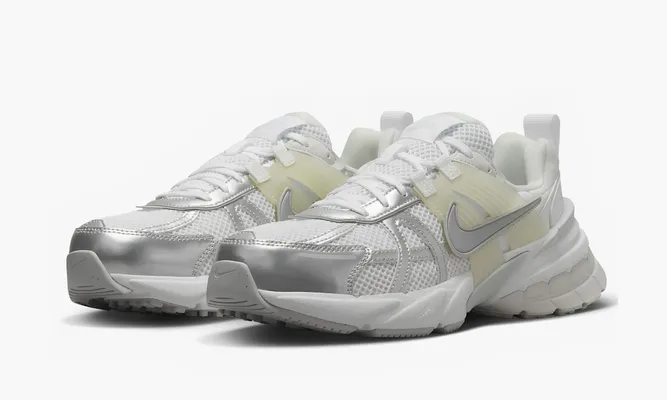 Кроссовки Nike V2k Run WMNS «Metallic Silver White» серебряный