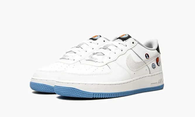 Кроссовки Air Force 1 «Sticker» белый