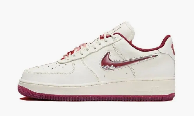 Кроссовки Nike Air Force 1 Low ’07 SE PRM WMNS Valentine’s Day бордовый