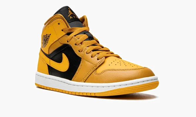 Кроссовки Air Jordan 1 Mid WMNS «Chutney» желтый