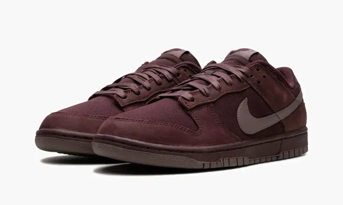 Кроссовки Nike Dunk Low «Burgundy Crush» бордовый
