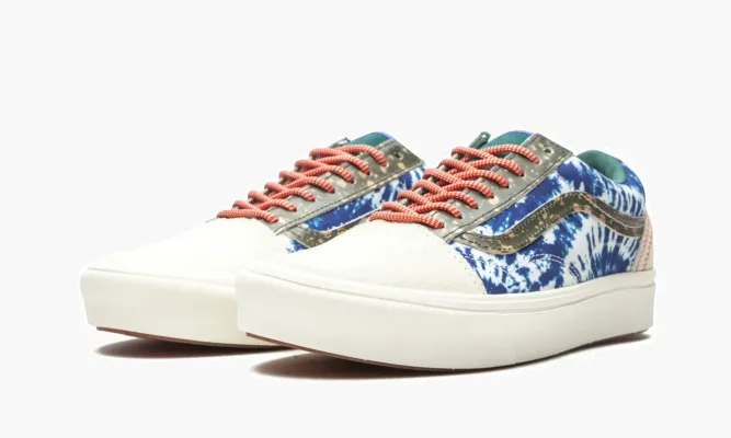 Кроссовки Vans Comfycush Old Skool Tie-dye разноцветный