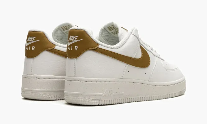 Кроссовки Air Force 1 LO NEXT NATURE WMNS «Bronzine» белый