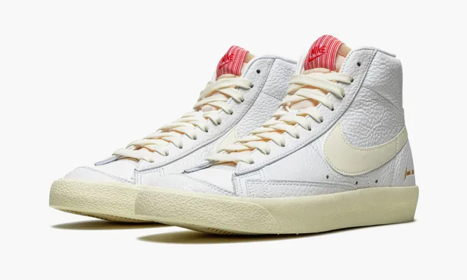 Кроссовки Nike Blazer Mid '77 Vntg Emb «Popcorn» белый