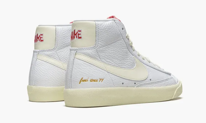 Кроссовки Nike Blazer Mid '77 Vntg Emb «Popcorn» белый