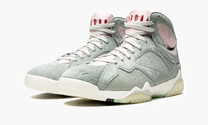 Кроссовки Air Jordan 7 Retro «Hare 2.0» серый