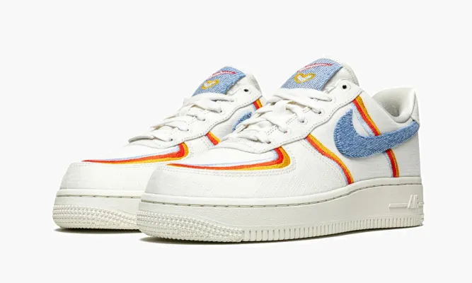 Кроссовки Air Force 1 '07 LV8 MNS WMNS «Denim Swoosh» белый