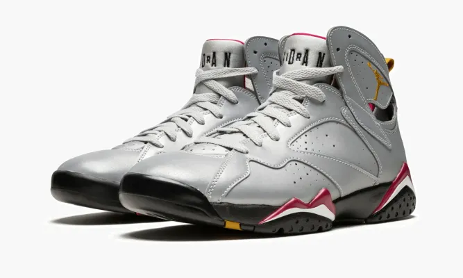 Кроссовки Air Jordan 7 Retro «Reflections Of A Champion» серебряный