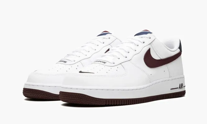 Кроссовки Air Force 1 07 LV8 4 «Swoosh Pack» белый