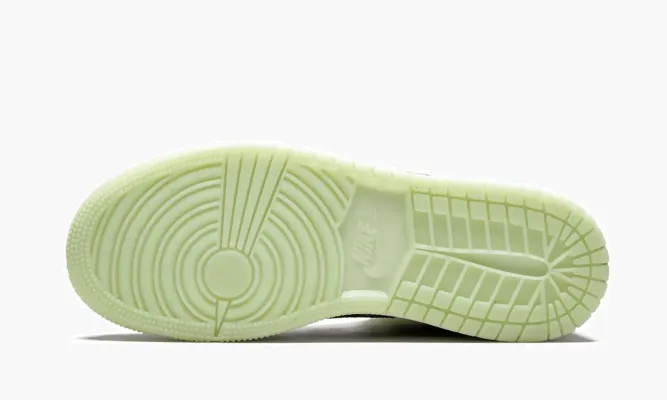 Кроссовки Air Jordan 1 Mid SE GS оранжевый