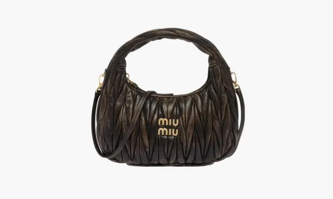 Сумки Miu Miu Wander Matelasse Nappa Leather Hobo Bag «Sand / Coffee» черный