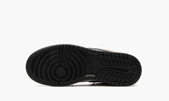 Кроссовки Air Jordan 1 Low SE GS «Flight Club» белый