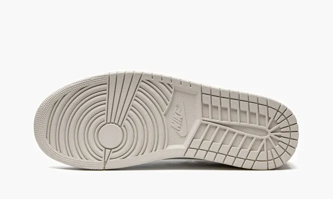 Кроссовки Air Jordan 1 Centre Court белый