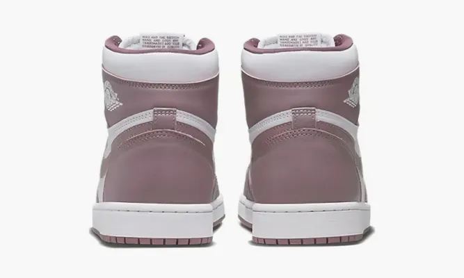 Кроссовки Air Jordan 1 Retro High OG «Mauve» кремовый
