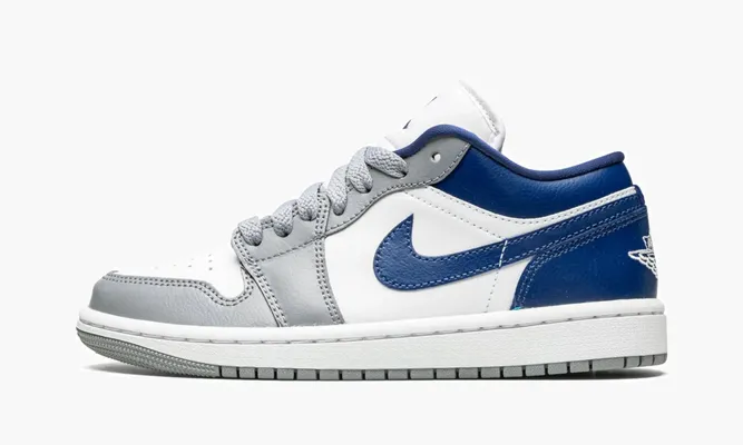 Кроссовки Air Jordan 1 Low WMNS «Stealth / French Blue» белый
