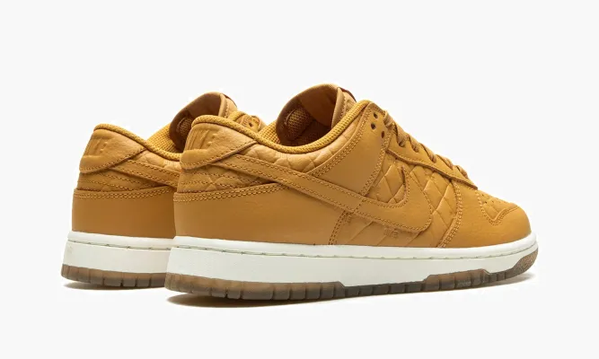 Кроссовки Nike Dunk Low WMNS «Quilted Wheat» коричневый