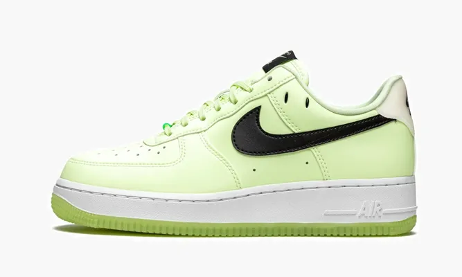 Кроссовки Air Force 1 LO '07 LX MNS WMNS «Glow in the Dark - Have a Nike Day» зеленый