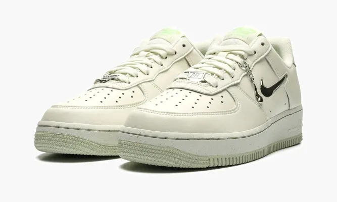 Кроссовки Air Force 1 '07 Next Nature SE WMNS «Liquid Metal» белый