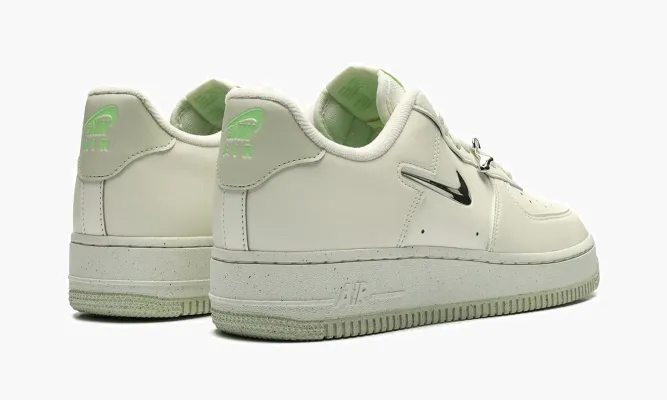 Кроссовки Air Force 1 '07 Next Nature SE WMNS «Liquid Metal» белый