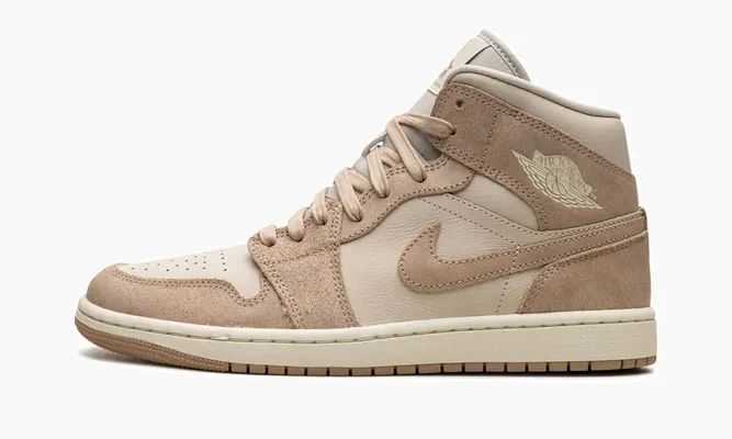 Кроссовки Air Jordan 1 Mid SE WMNS «Legend Light Brown» бежевый
