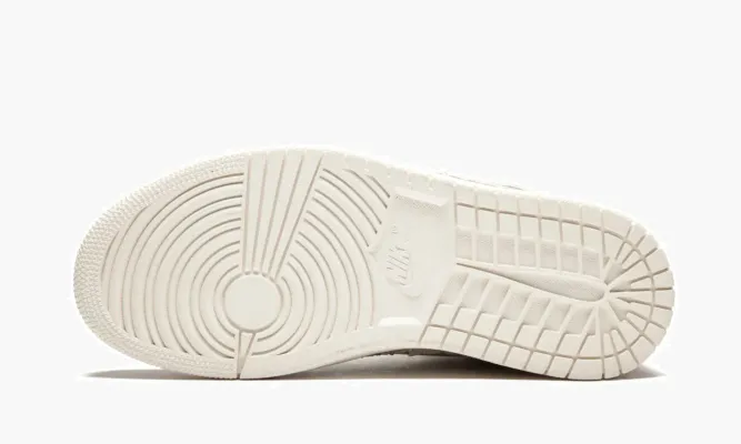 Кроссовки Air Jordan 1 Ret HI Prem WMNS белый