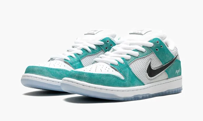Кроссовки Nike SB Dunk Low «April Skateboards» зеленый