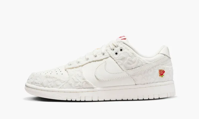 Кроссовки Nike Dunk Low WMNS «Give Her Flowers» белый
