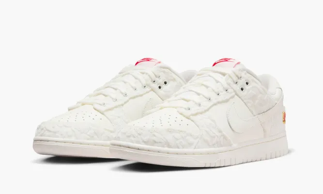 Кроссовки Nike Dunk Low WMNS «Give Her Flowers» белый